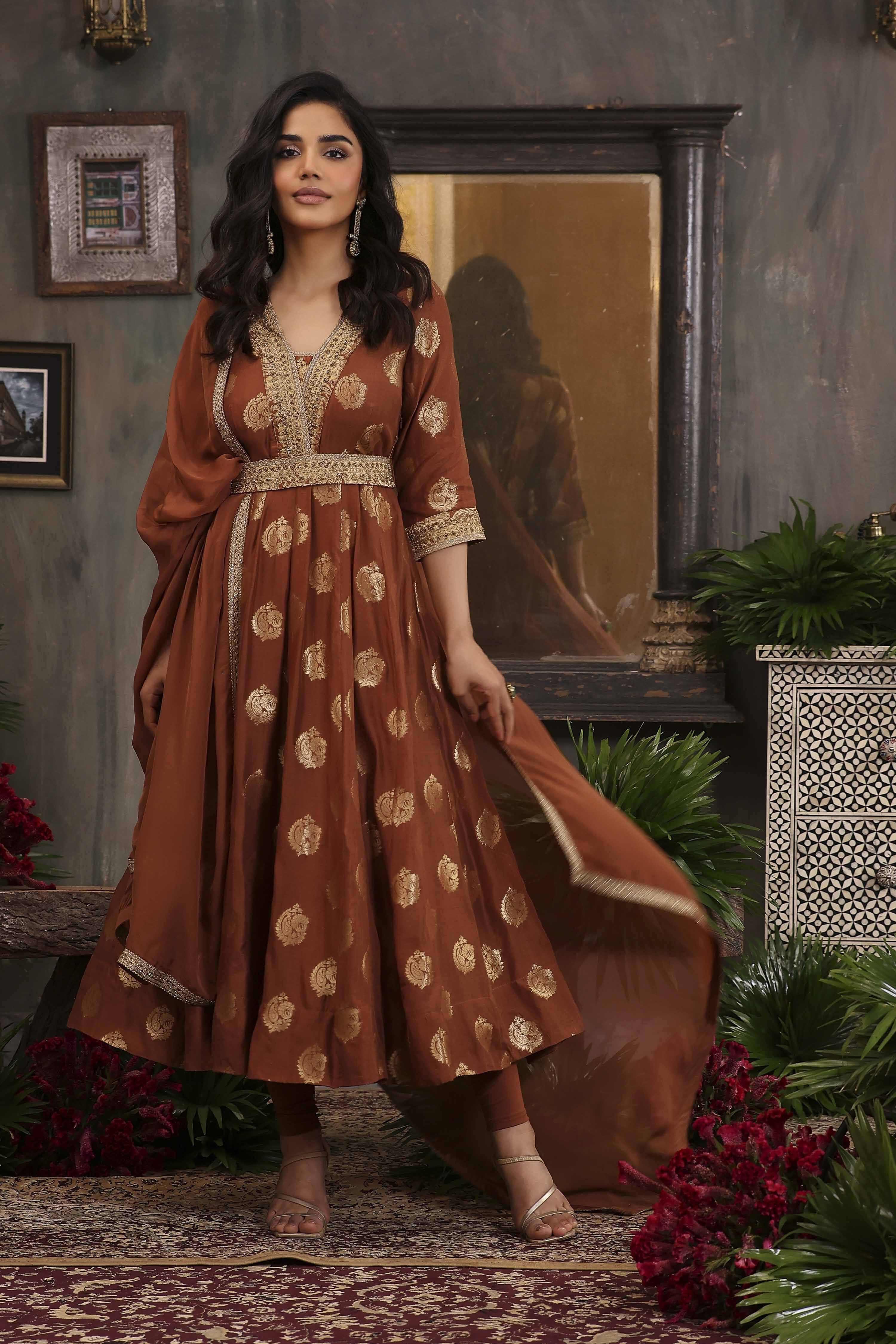 Brown Pure Banarasi Brocade Kalidar Suit Set image number 6