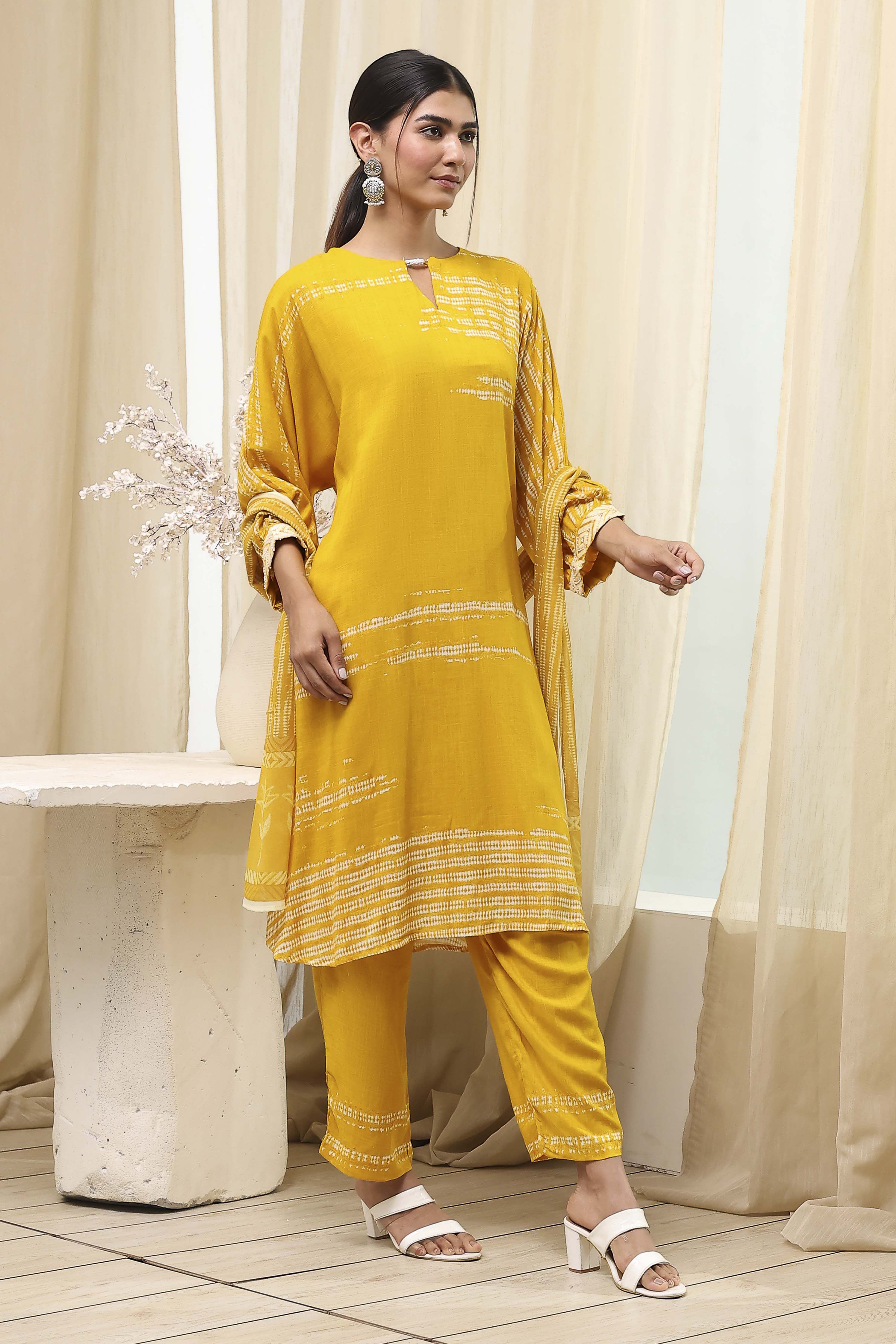 Mustard Yellow Printed Straight Suit Set image number 5