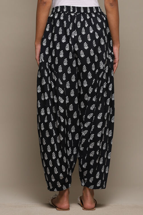 White Blue Cotton Printed Relaxed Salwar image number 4