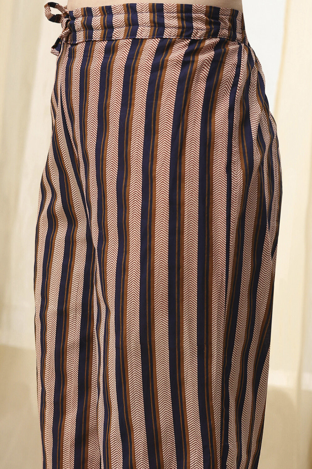 Green Cotton Floral Printed Unstitched Suit Set image number 3