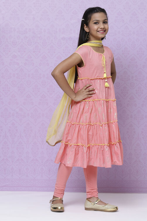 Peach Cotton Girls Tiered Kurta Churidar Suit Set image number 5