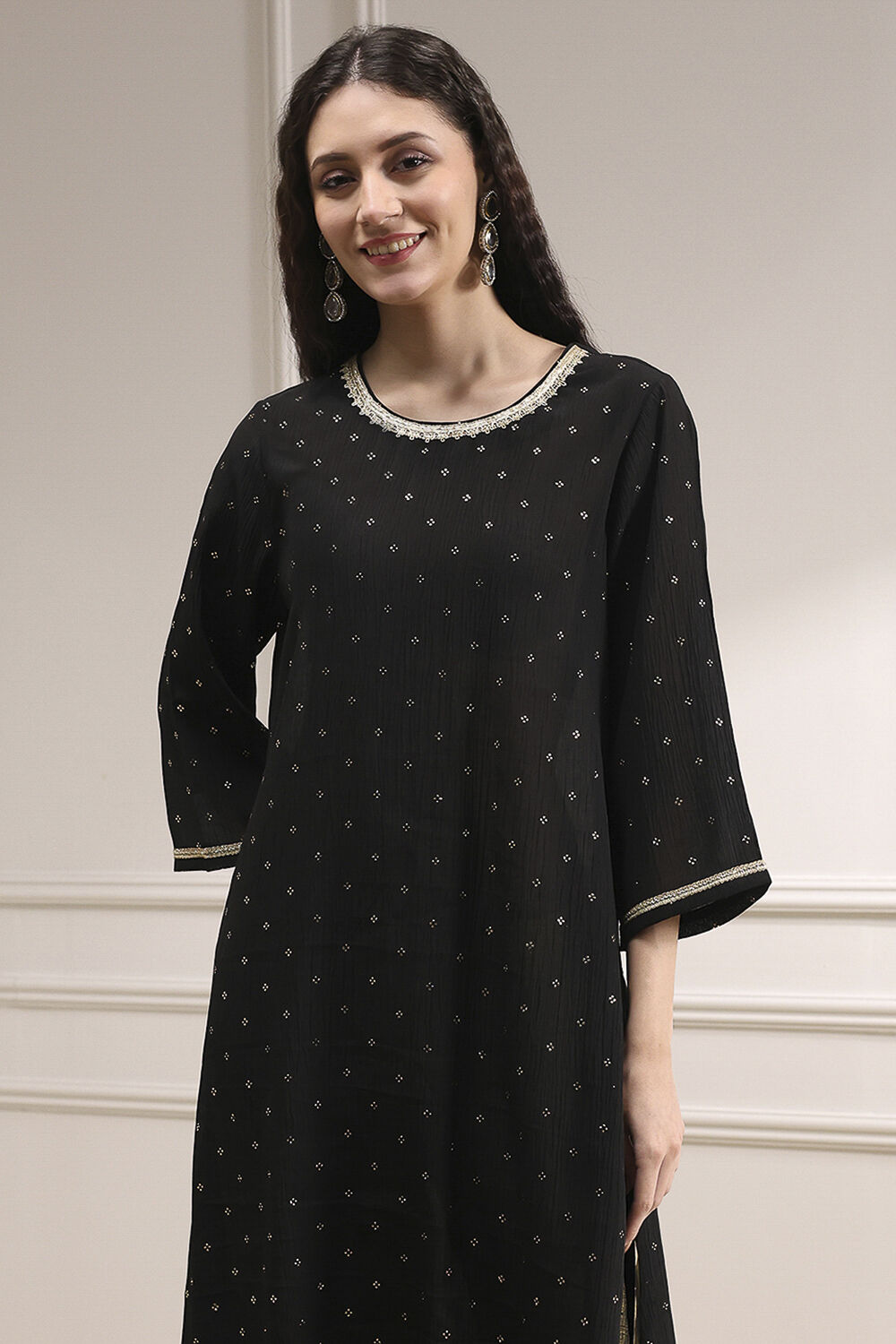 Black Metallic Pattern Straight Kurta image number 1