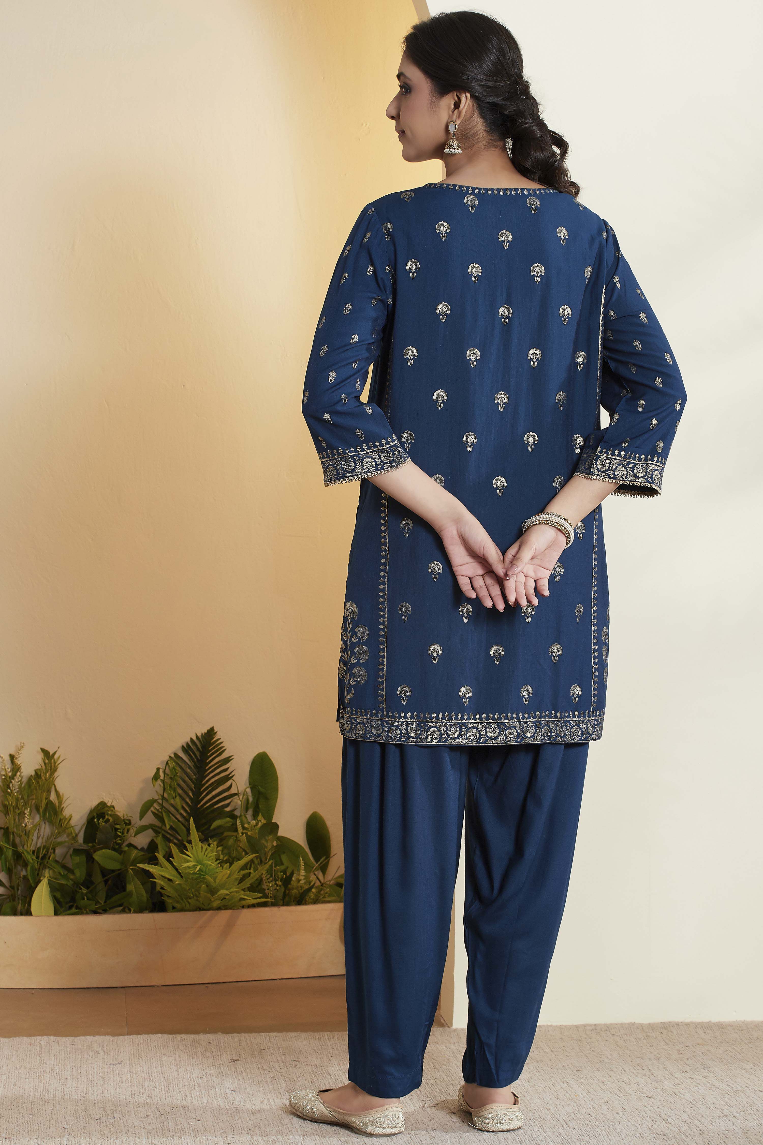 Blue Viscose Blend Straight Suit Set image number 6