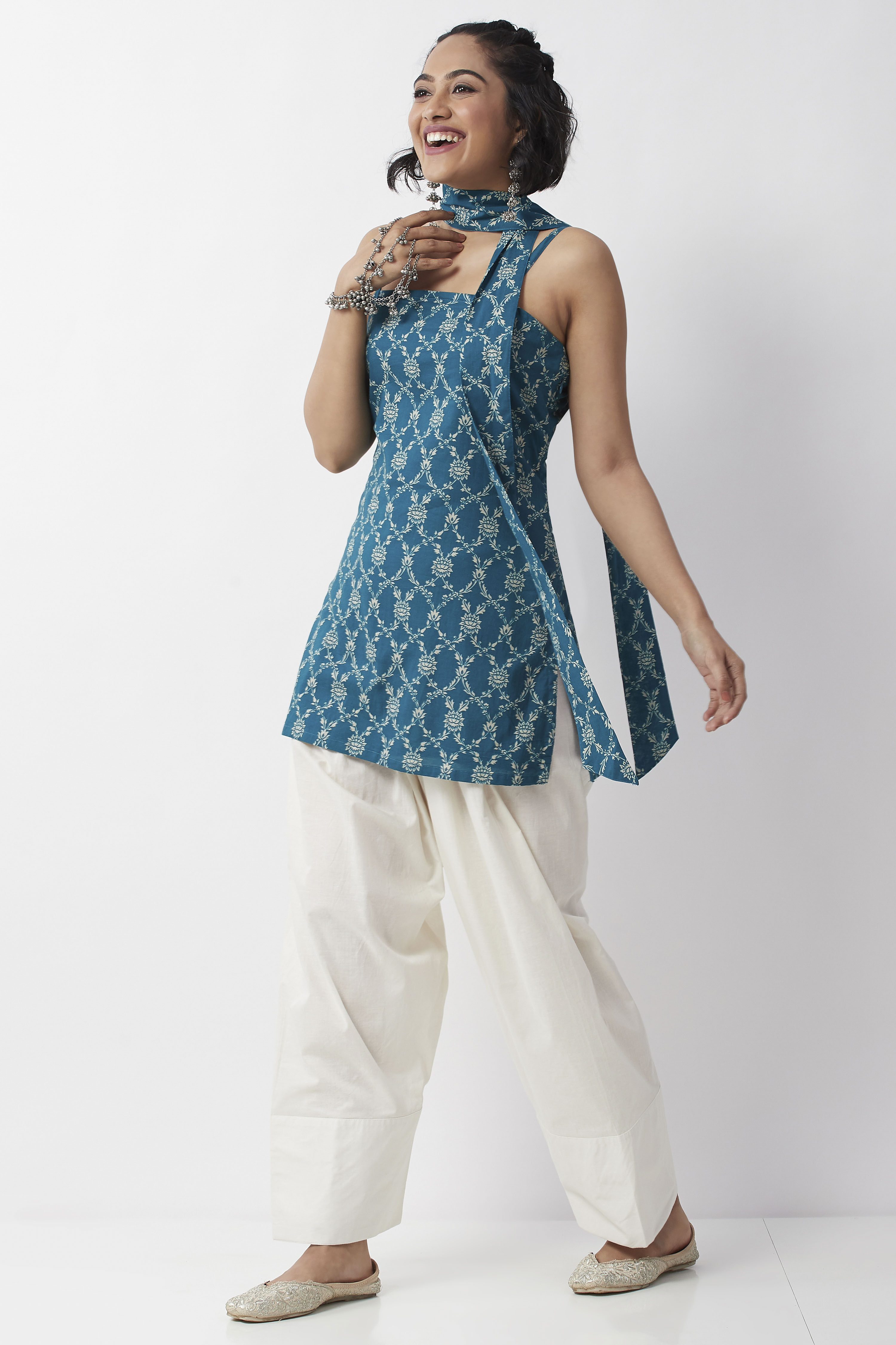 Teal Cotton Floral Printed Kurti with Tie image number 7