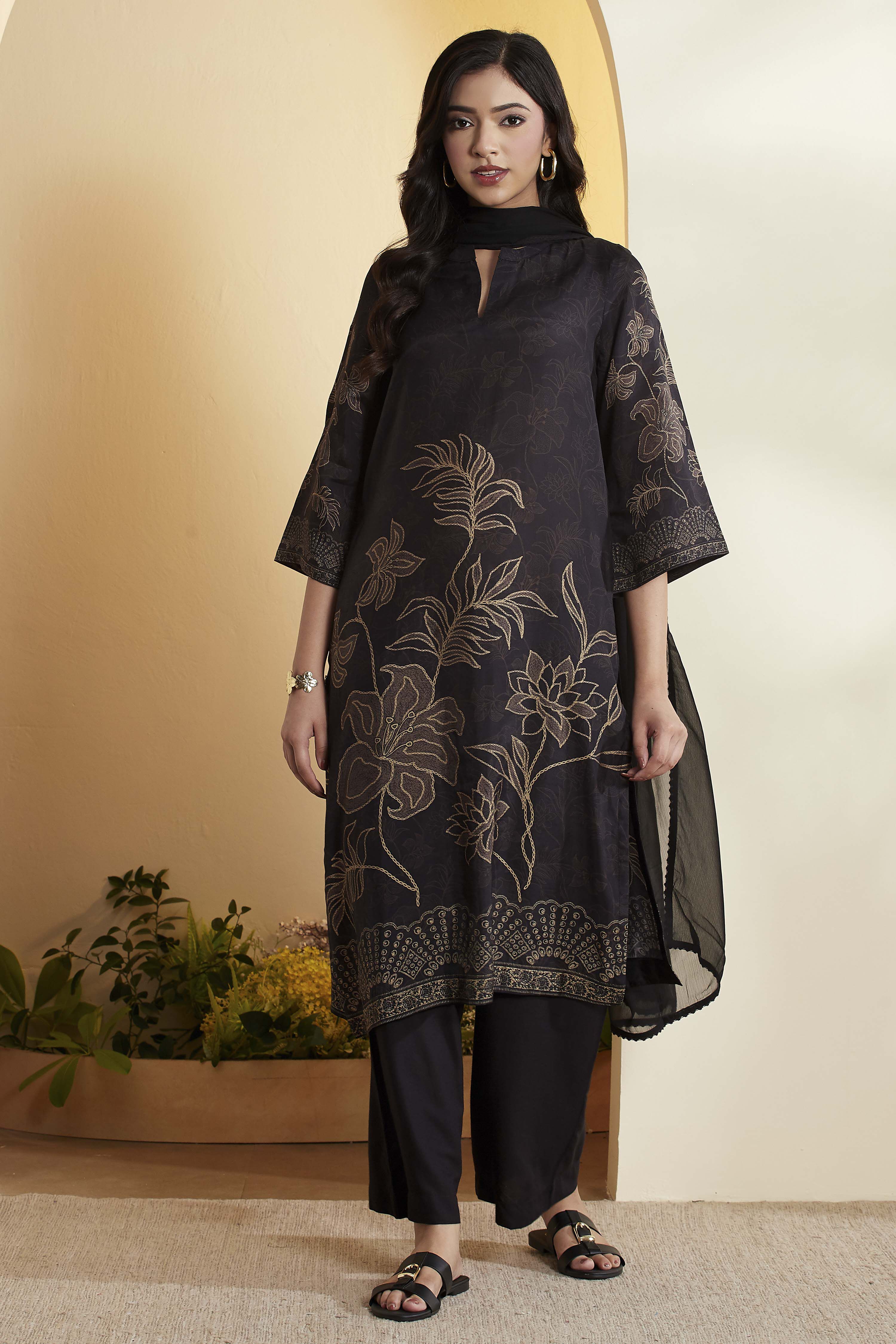 Black Viscose Blend Straight Suit Set image number 6