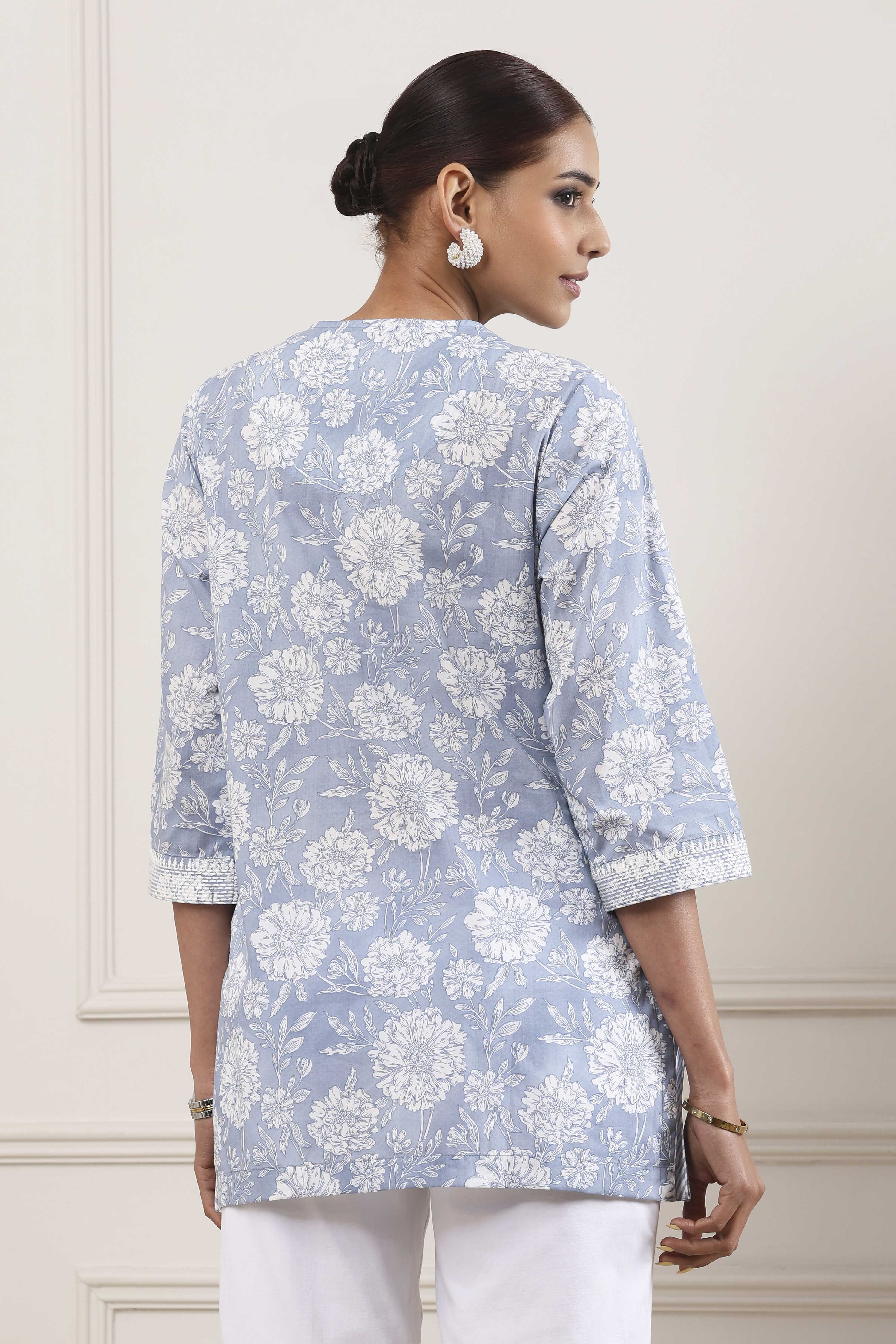 Powder Blue Cotton Printed Short Kurta image number 4