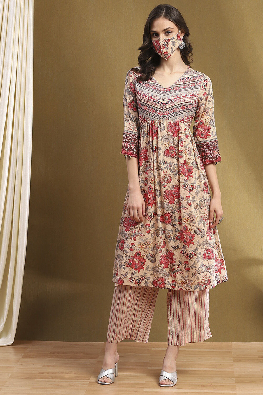 Beige Cotton Floral Printed Gathered A-Line Kurta Set image number 6