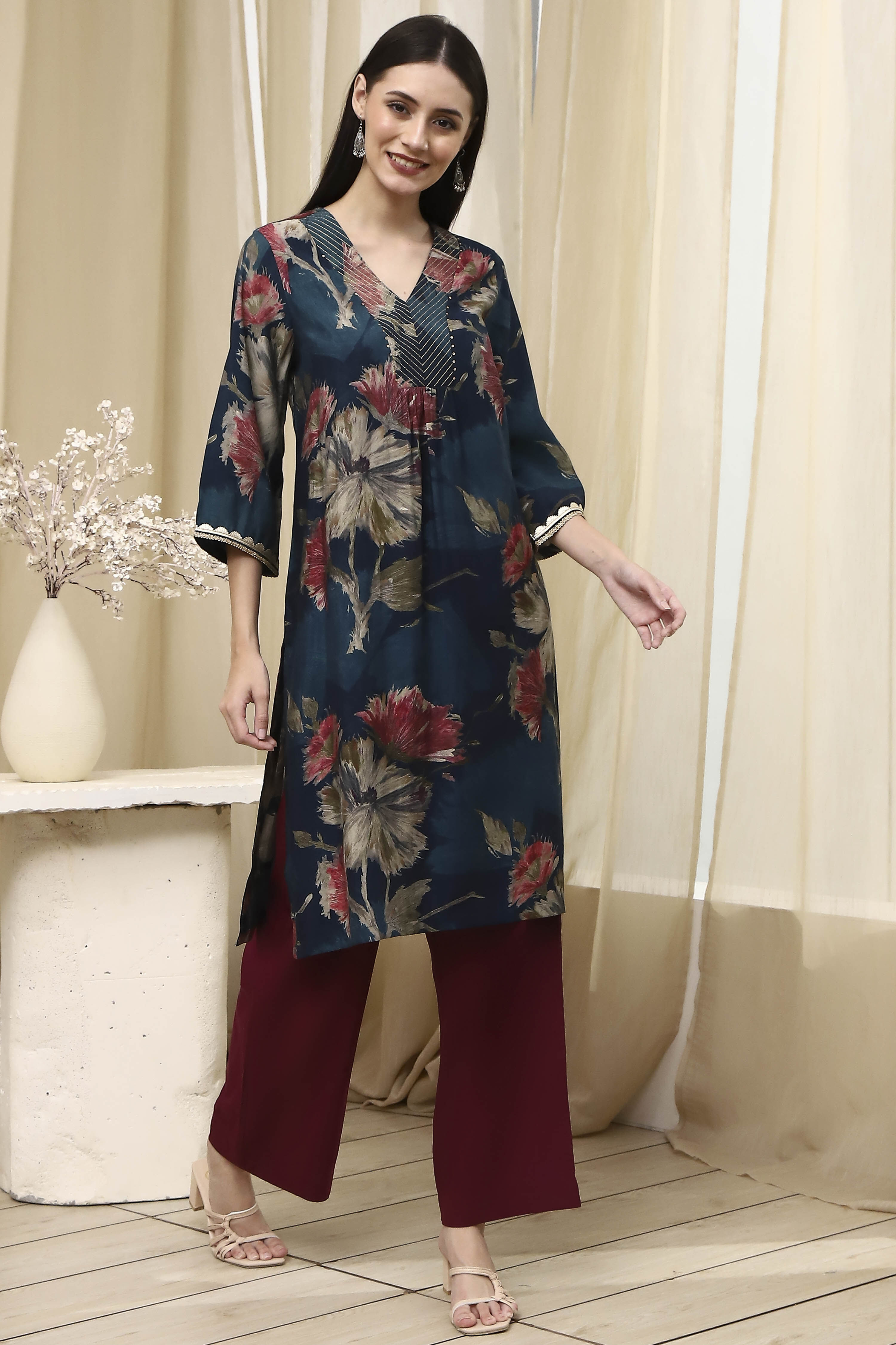 Coral Red Floral Printed Straight Kurta image number 4