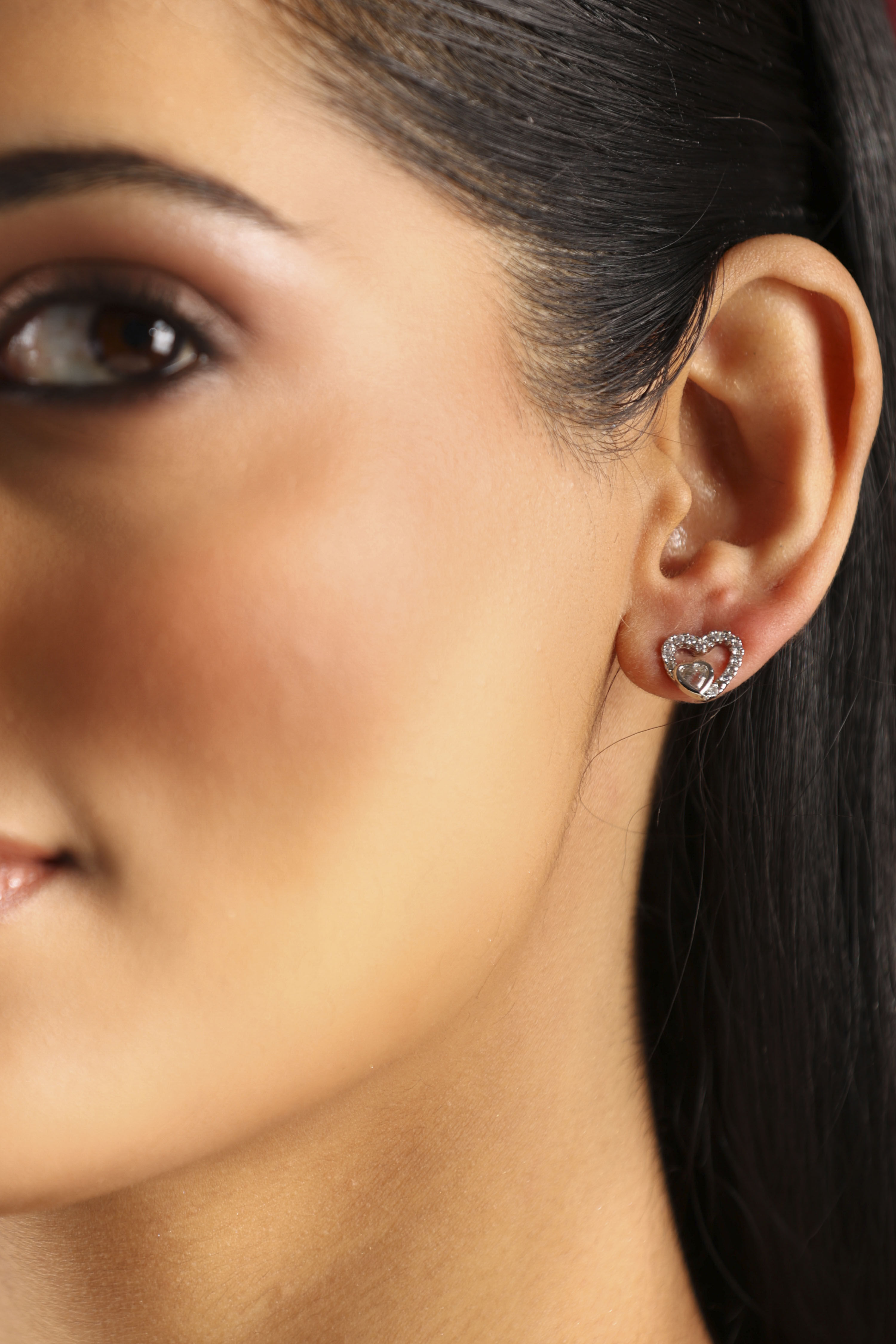 Silver Plated Brass Twin Heart-Shaped Stud Earrings image number 0