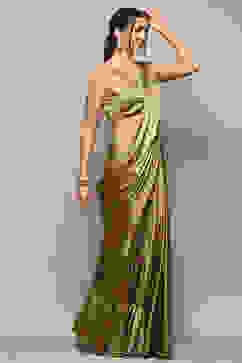 Green Pre-Draped Saree & A Stitched Blouse With Floral Prints image number 4