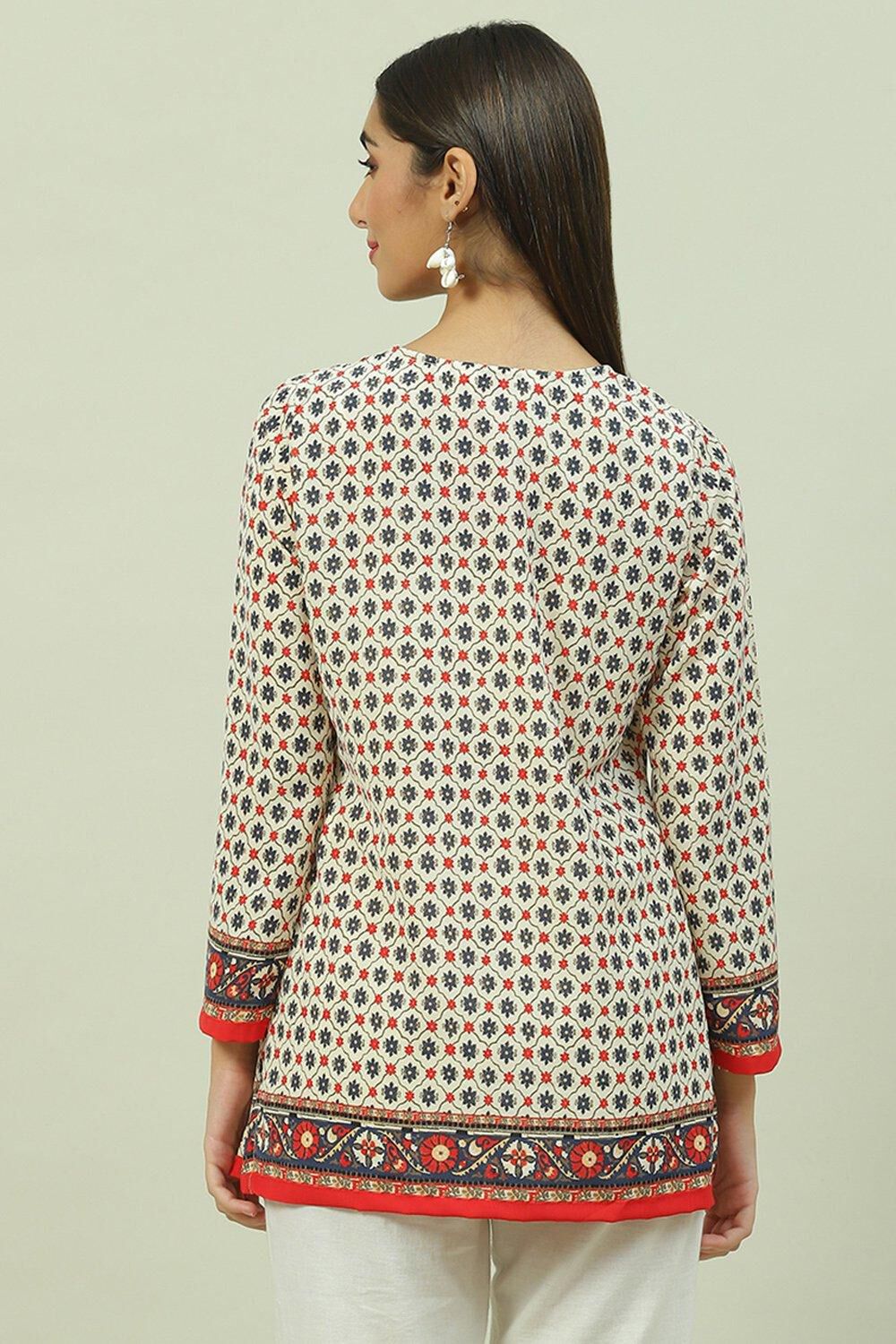 Off White Art Silk Straight Printed Kurti image number 4