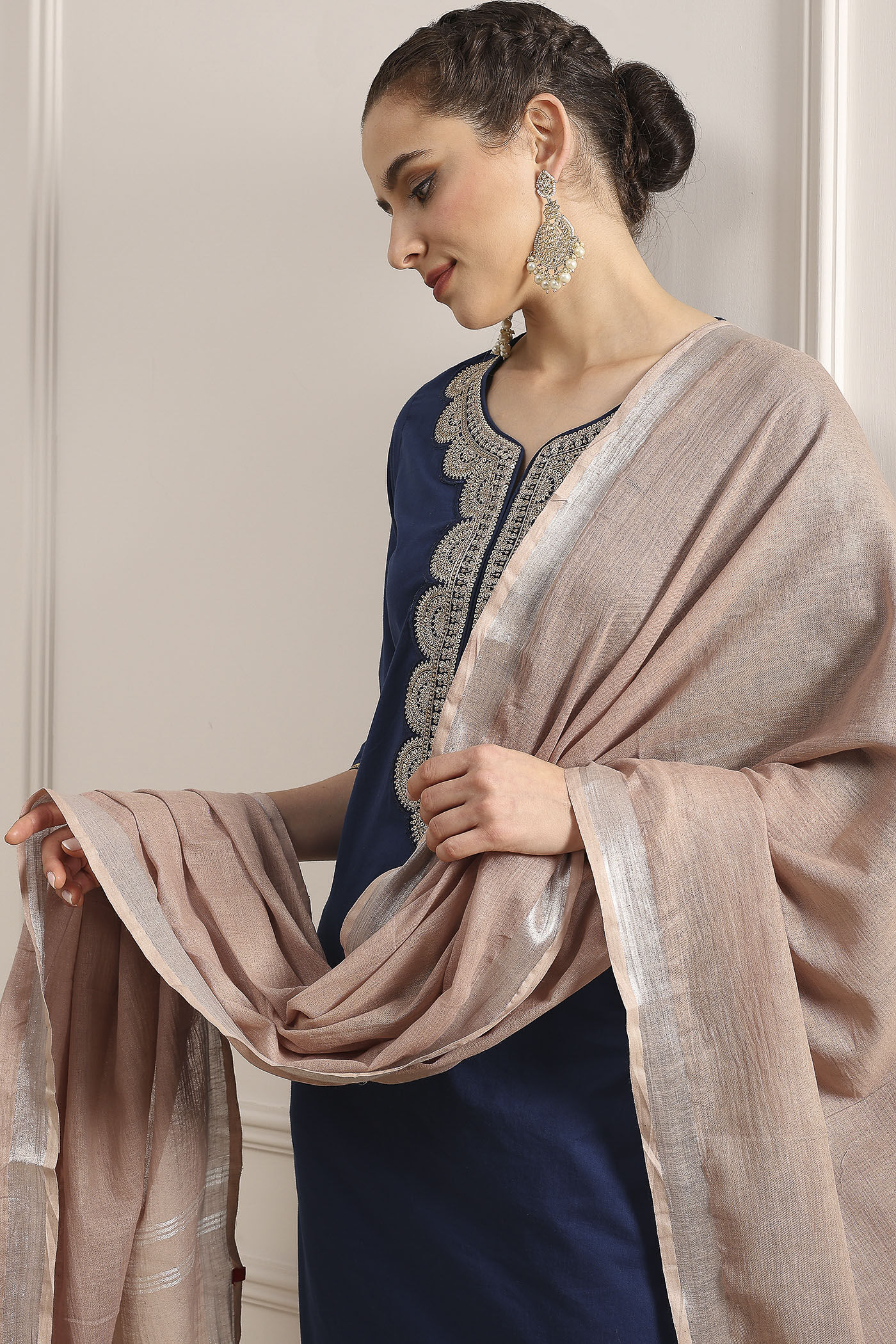 Pink Cotton Solid Dupatta image number 2