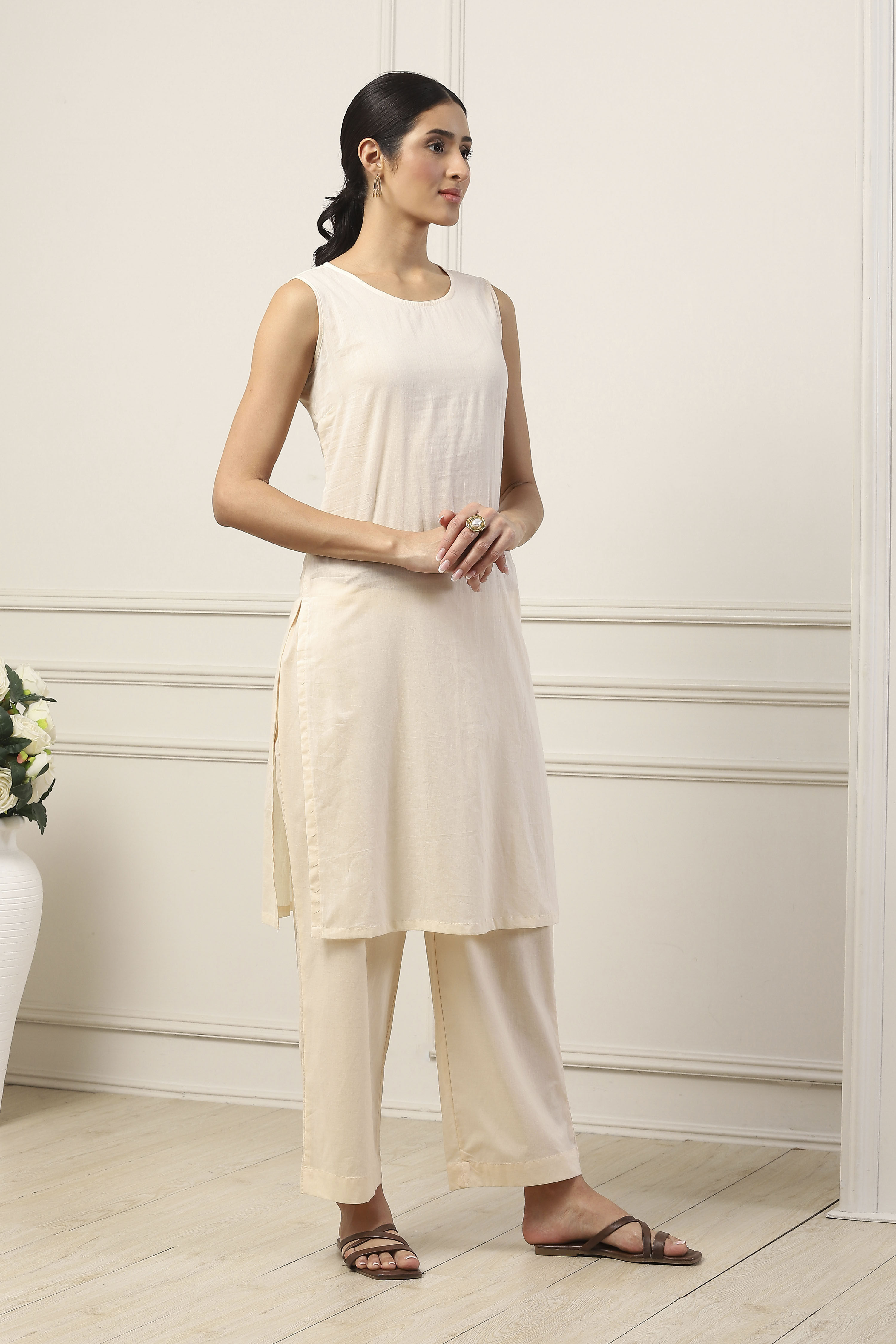 White Cotton Floral Printed A-Line Suit Set image number 7