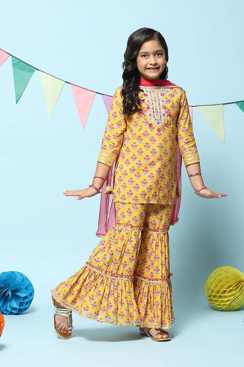 Yellow Poly Viscose Straight Printed Suit Set image number 0