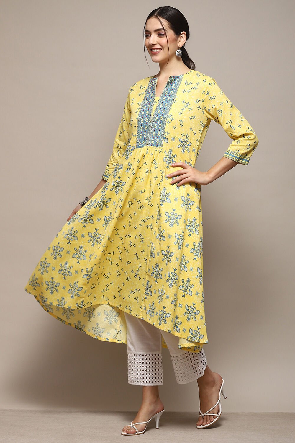 Red Cotton Blend Printed Kurta image number 2