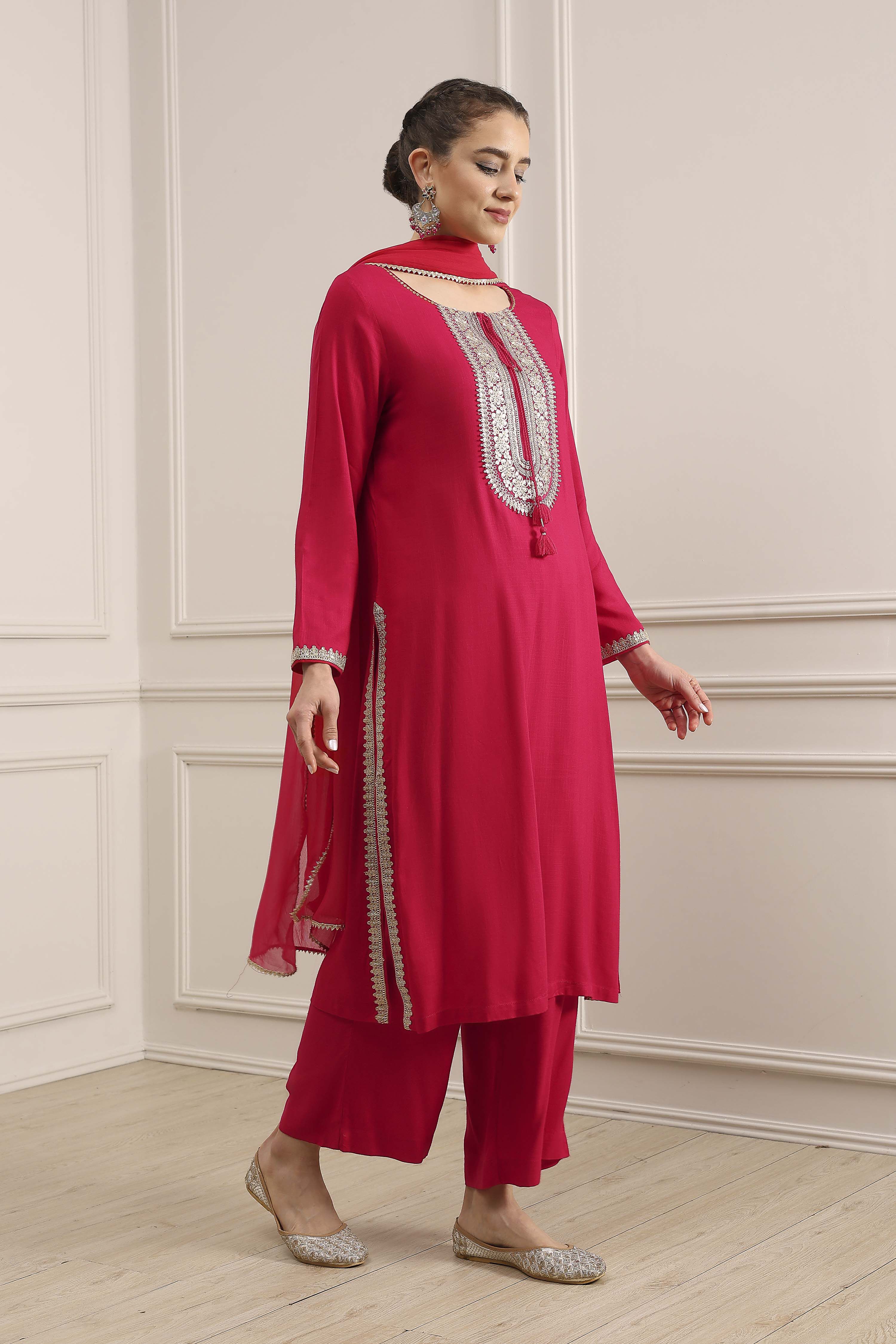 Fuchsia Solid Straight Suit Set image number 5