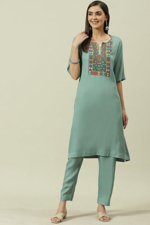 Navy Solid LIVA Straight Kurta Slim Pant Suit Set image number 0