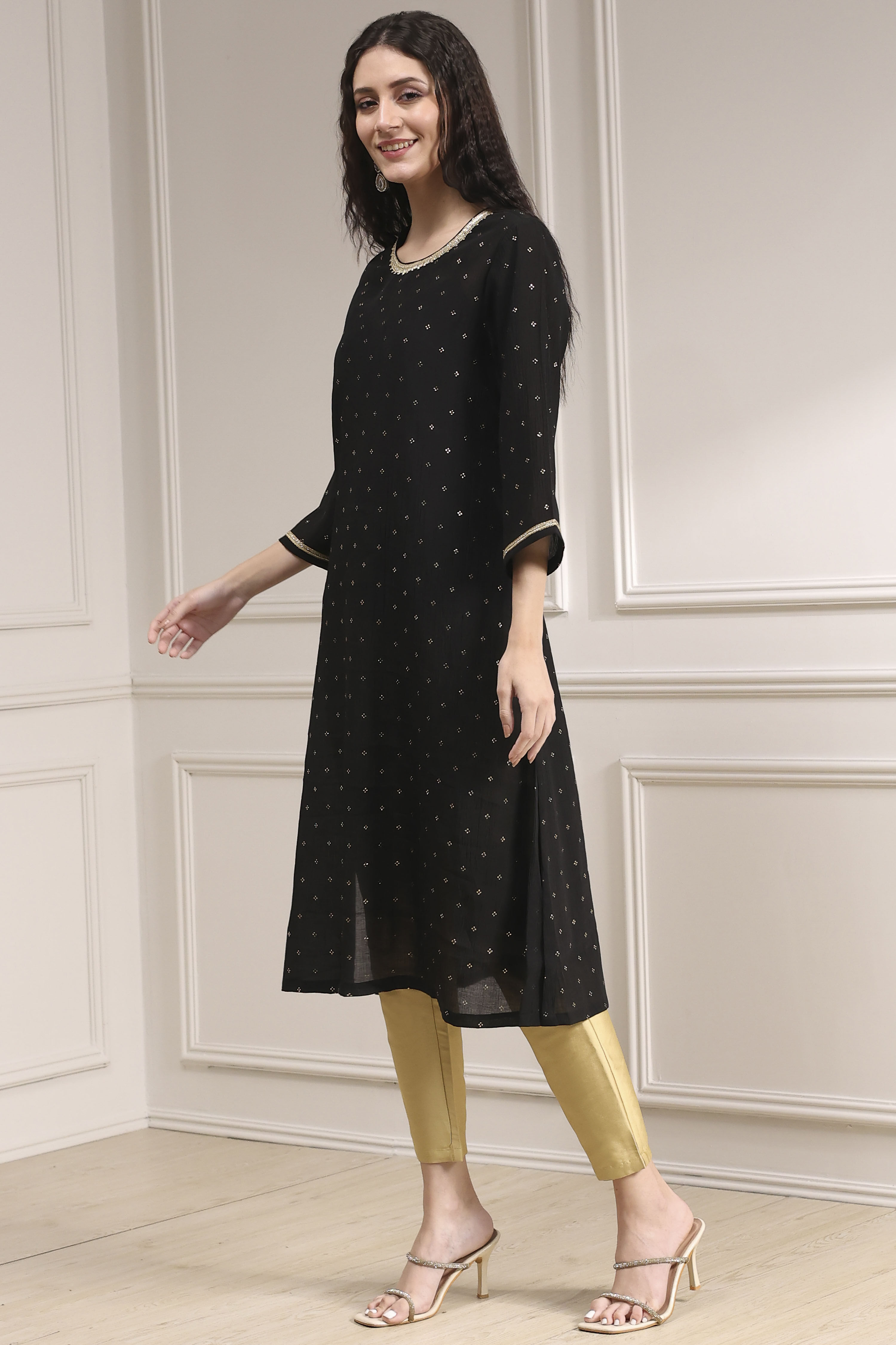 Black Metallic Pattern Straight Kurta image number 2