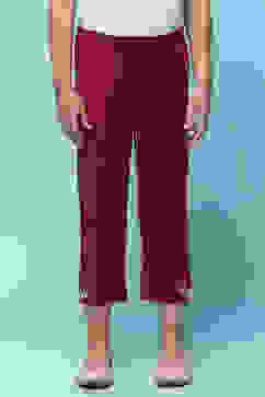 Maroon Cotton Lycra Regular Fit Capri image number 4