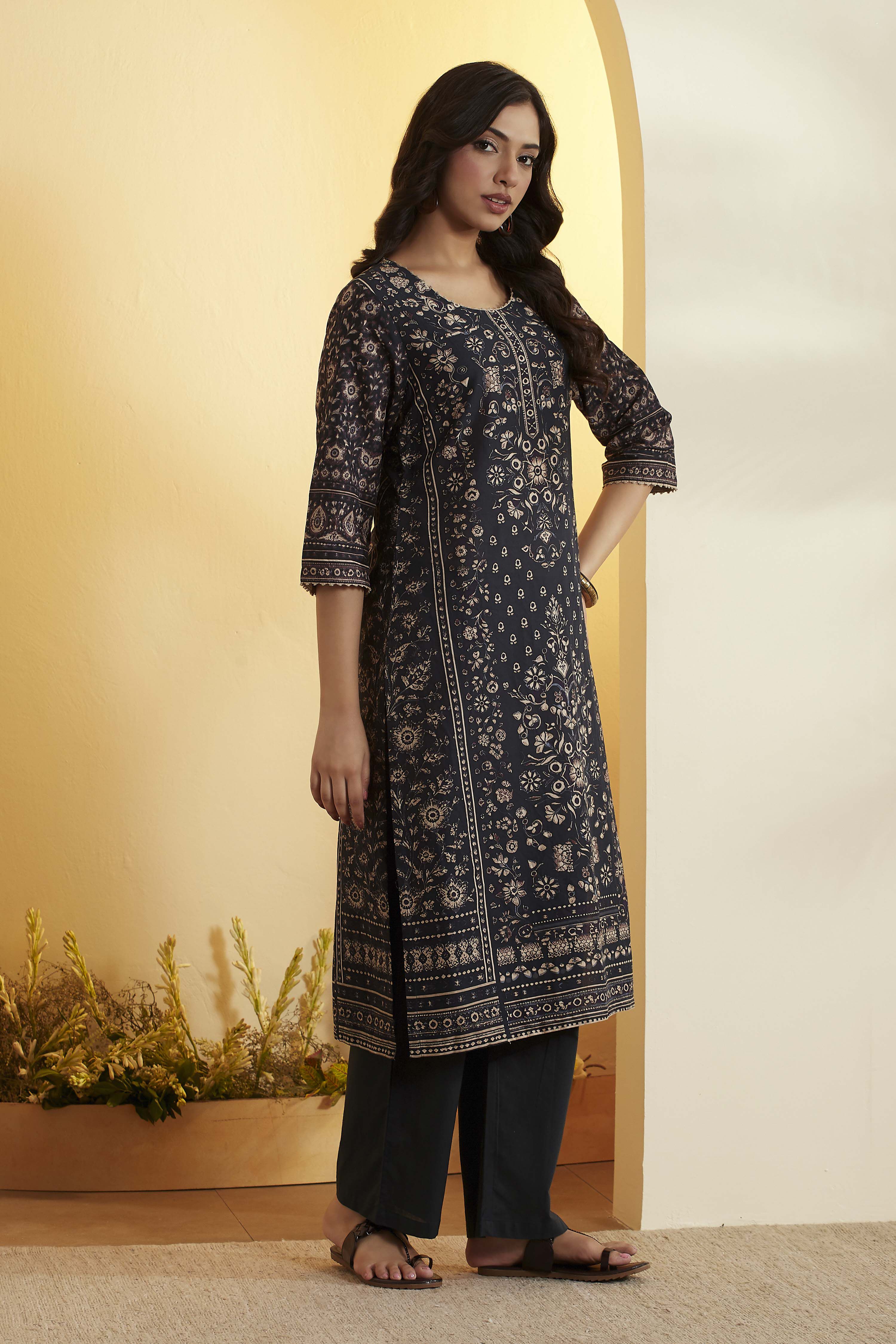 Black Cotton Straight Kurta image number 3