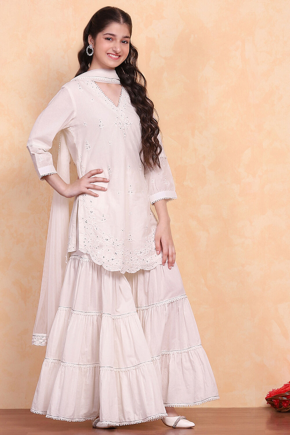 Off-White Embroidered Straight Suit Set image number 4