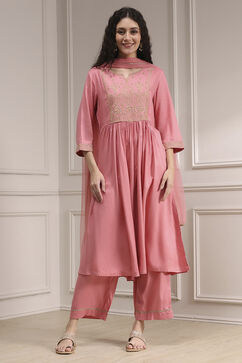 Peach-Colored Embroidered Gathered Suit Set image number 6