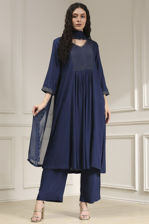 Blue Solid Gathered Suit Set image number 6
