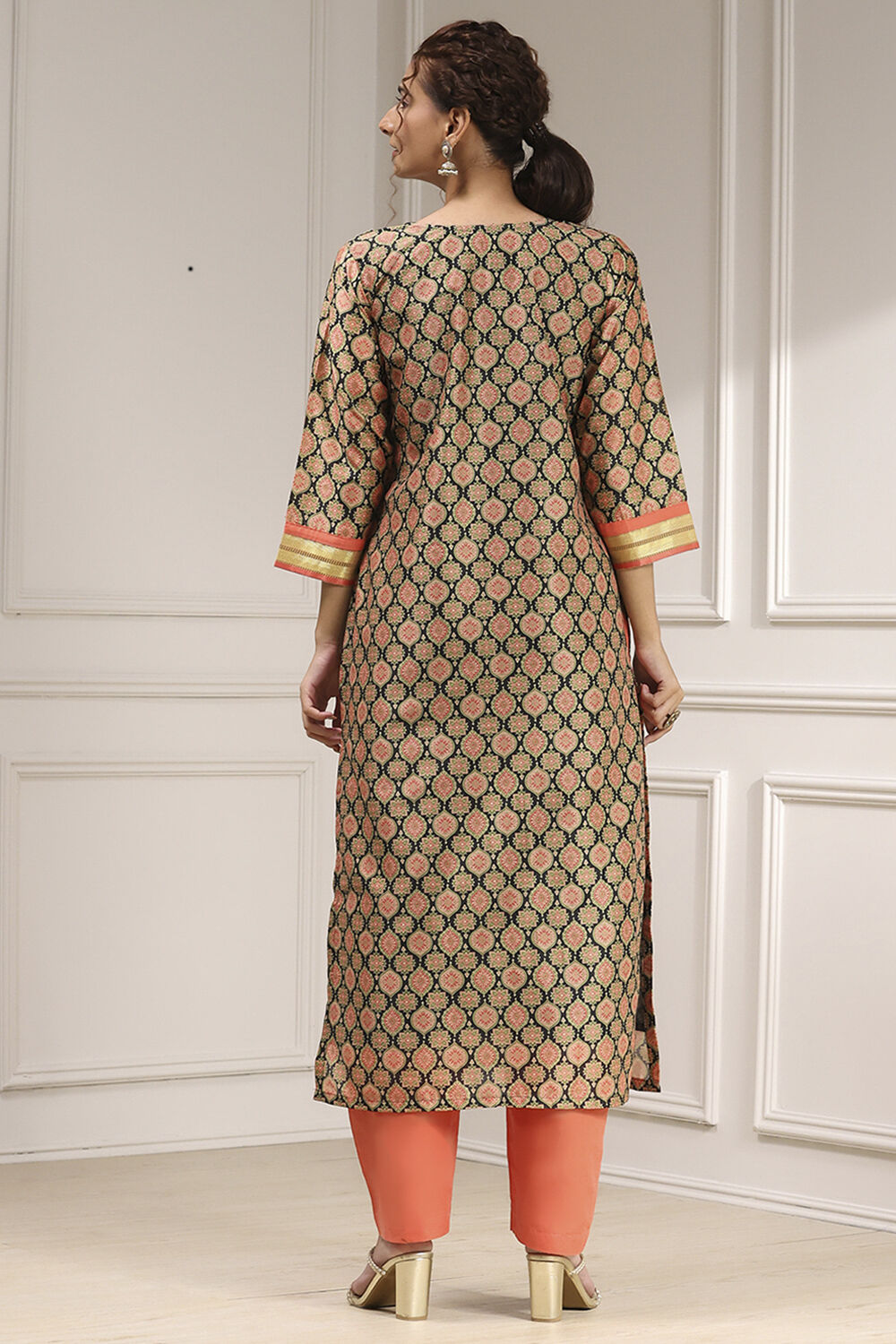 Black Viscose Rayon Digital Print Unstitched Suit Set image number 5