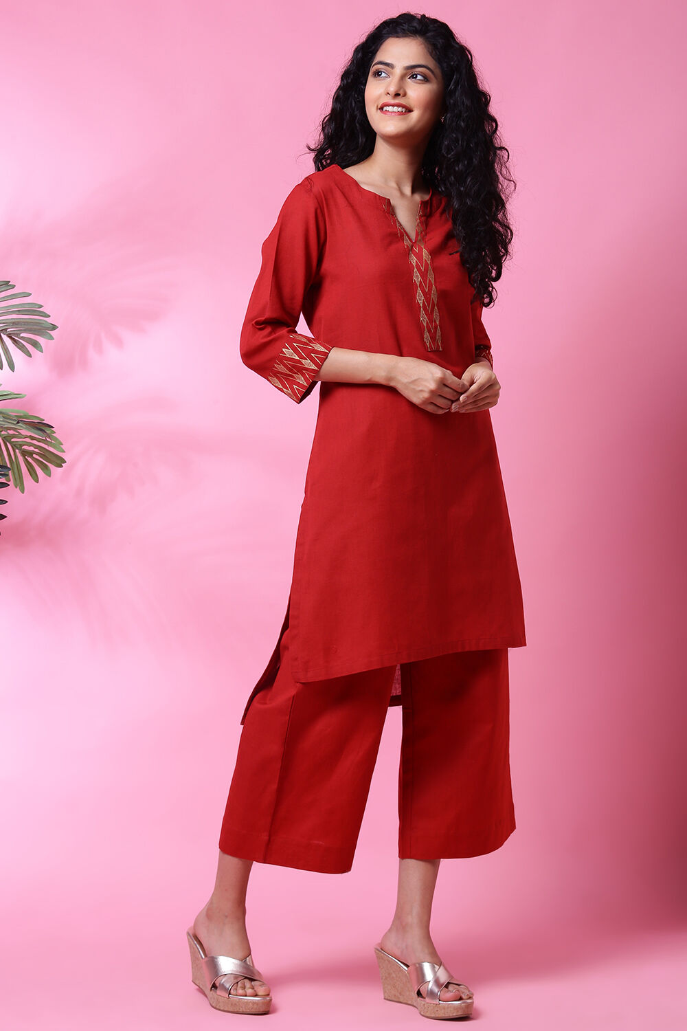 Red Cotton Flax Straight Kurta Pants Set image number 5