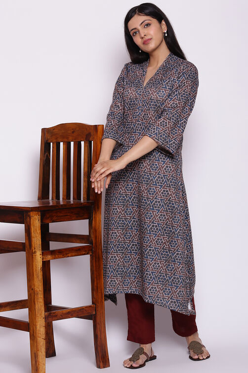 Maroon Woolen Printed Kurta image number 2