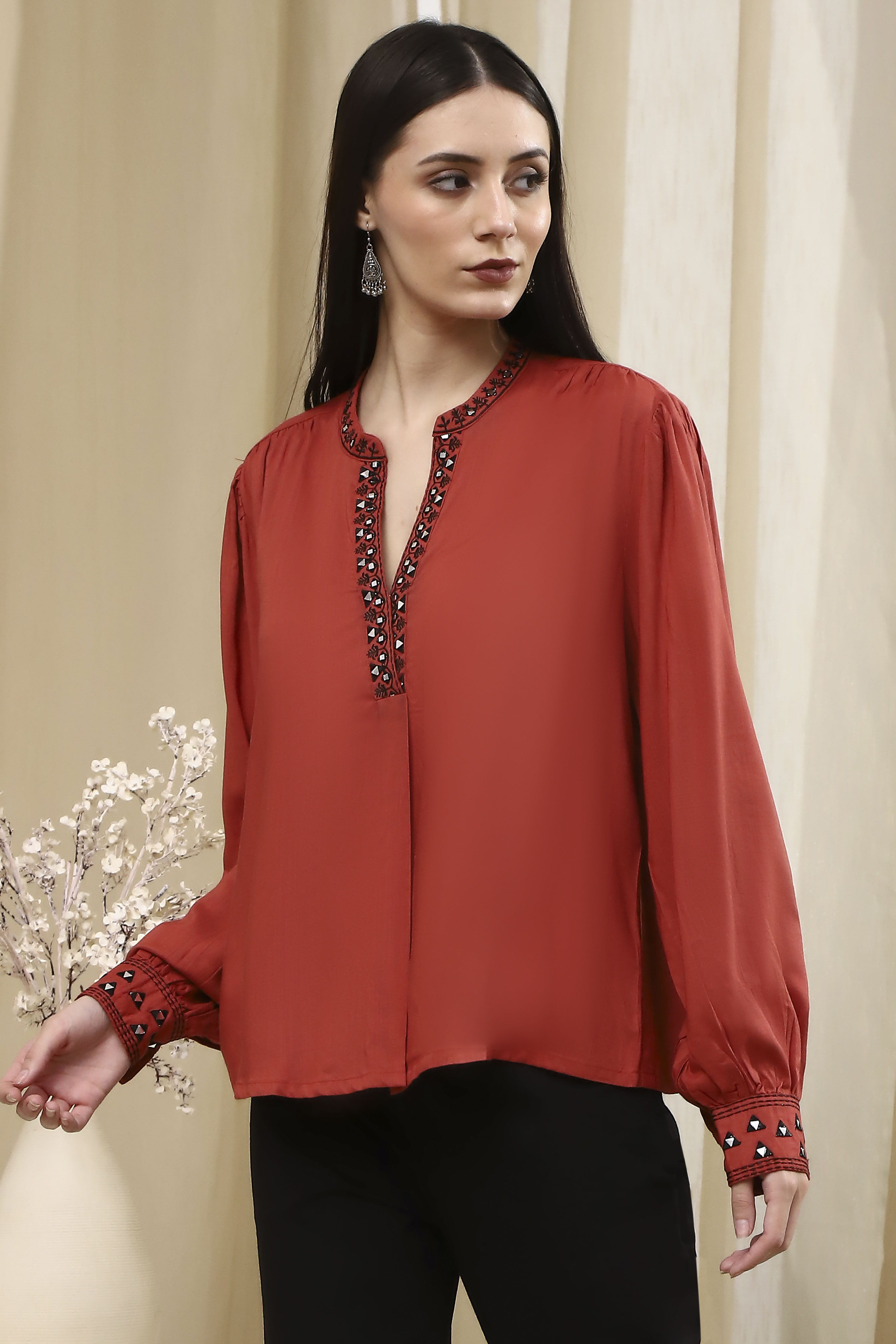 Black Solid Straight Top image number 2