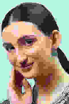 Emerald Green Brass earrings image number 1