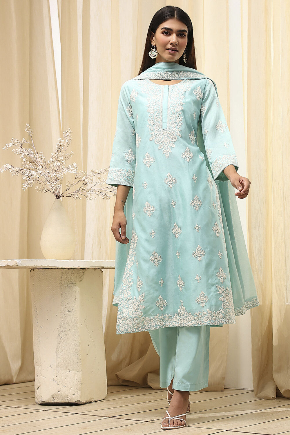 Aqua Cotton Silk Embroidered Straight Suit Set image number 6