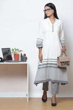 Off White Cotton Fusion Yarndyed Kurta Set image number 6