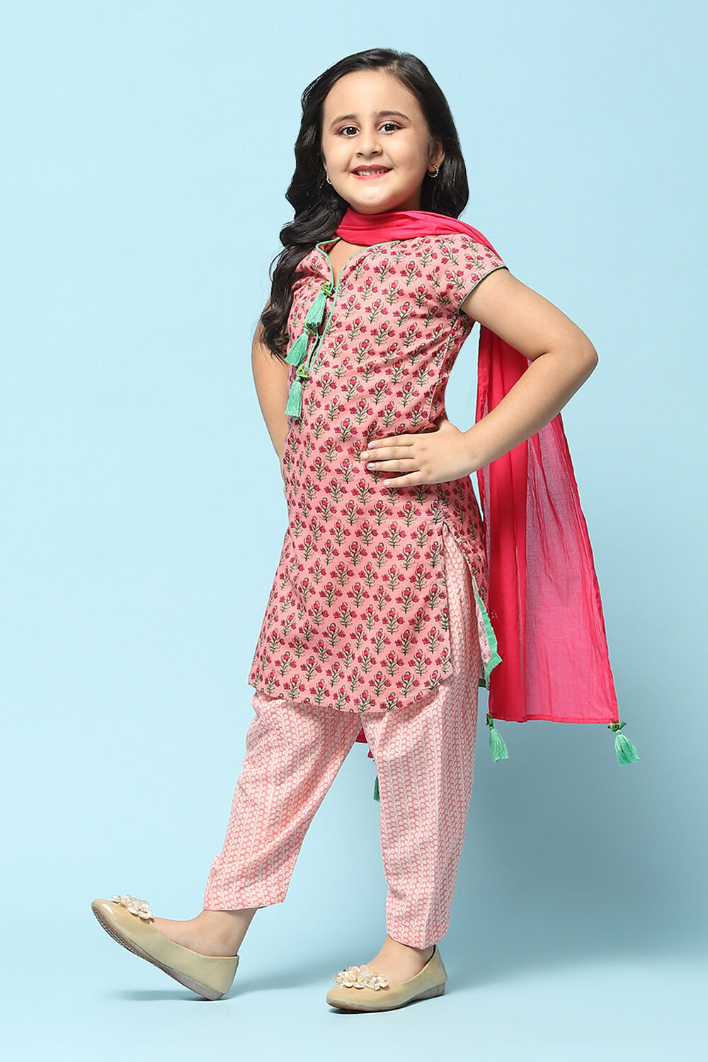 Pink Cotton Straight Printed Kurta Salwar Suit Set image number 4