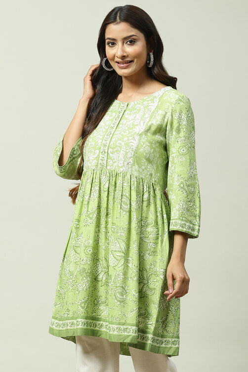 Green Cotton Flared Printed Kurti image number 2