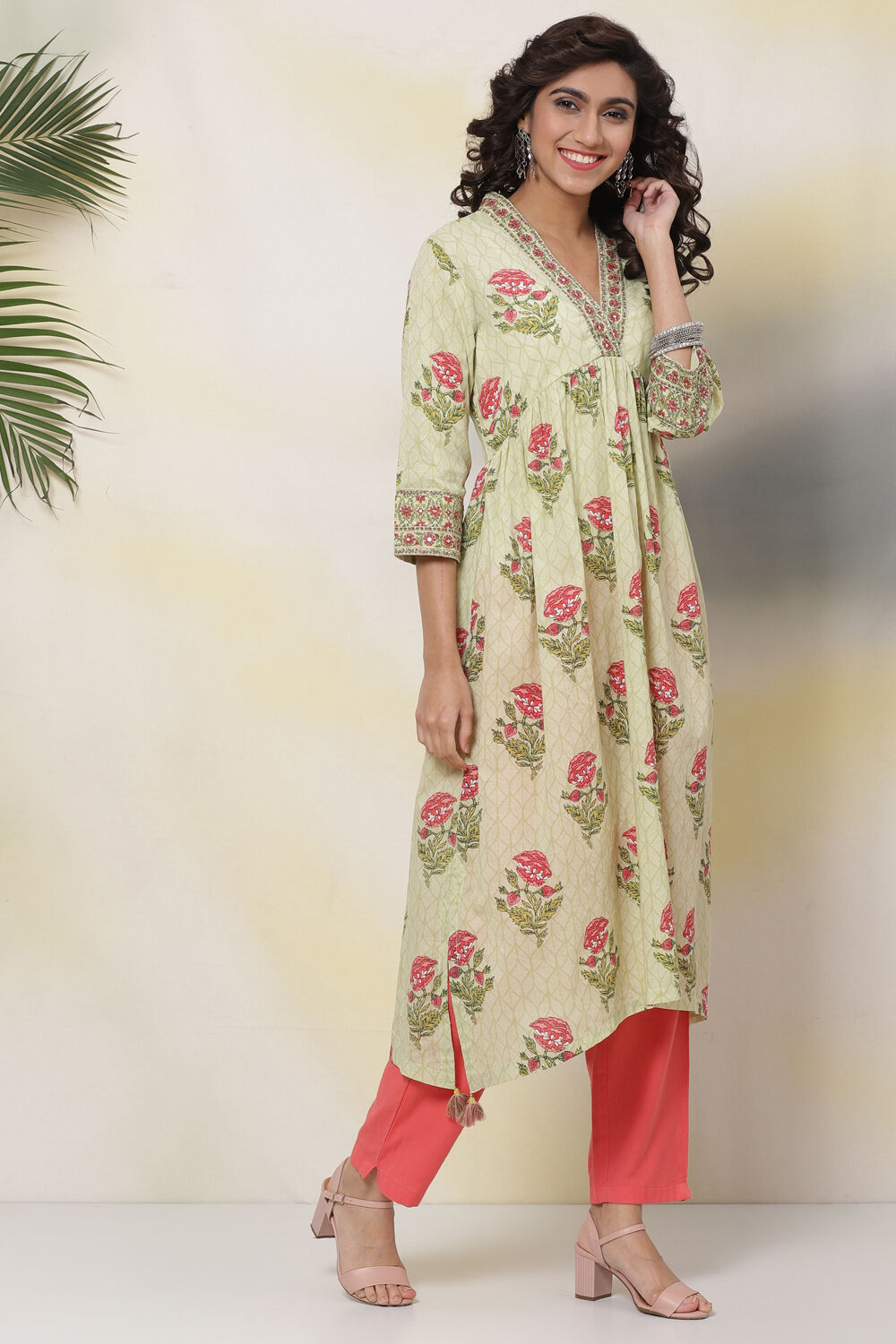 Green Cotton Flared Printed Kurta image number 3