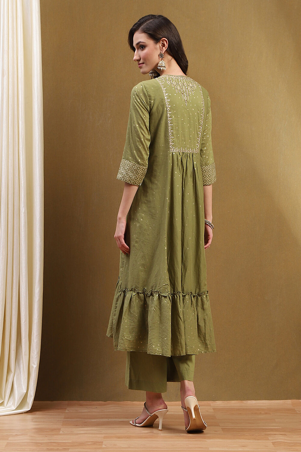 Green Cotton Printed Festive Gathered Suit Set image number 4