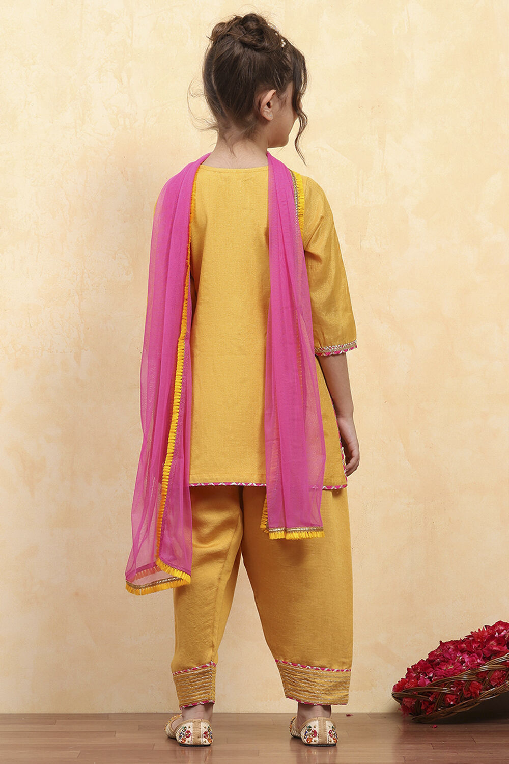 Yellow Cotton Dyed Straight Suit Set image number 4