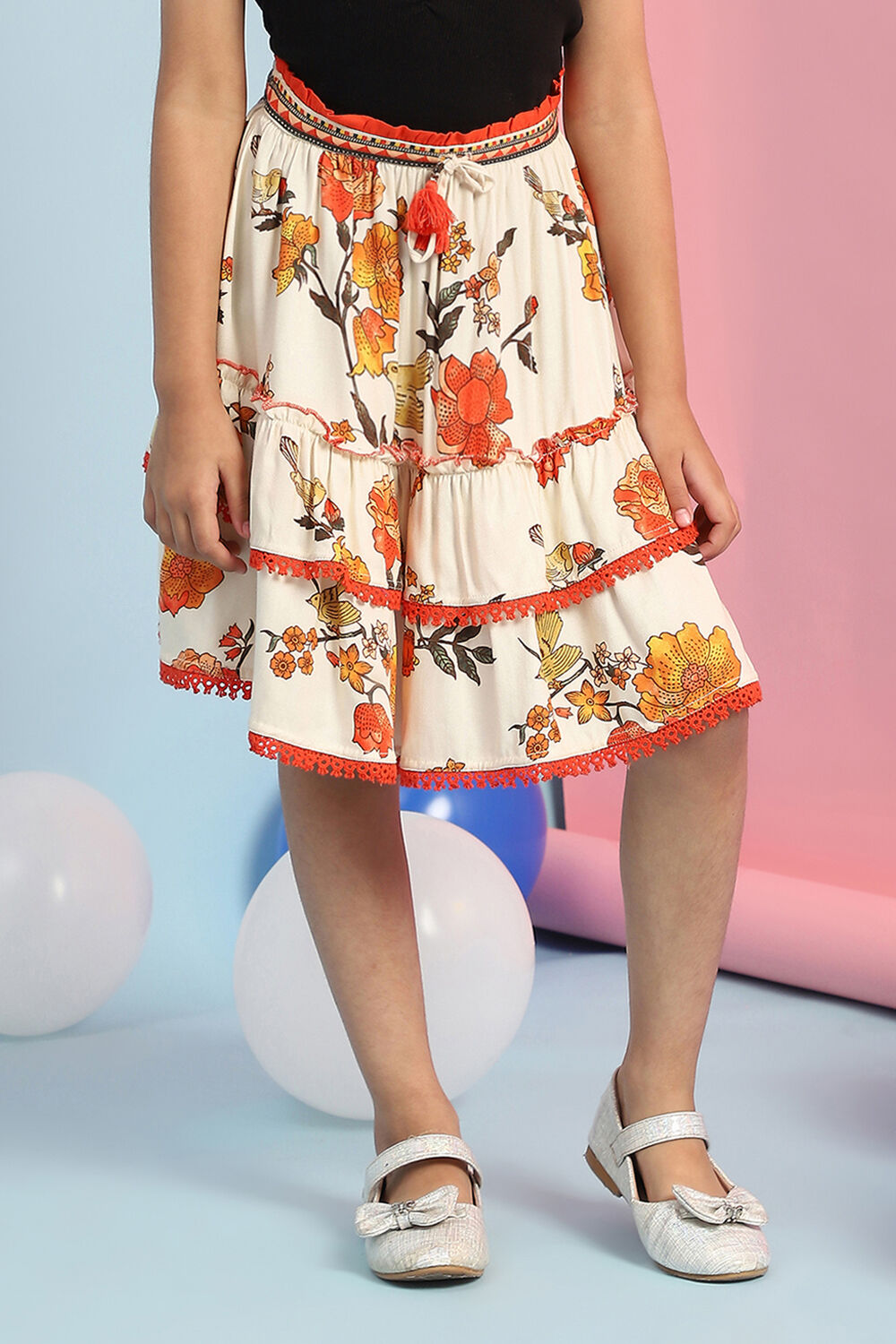 Cream-Colored Floral Tiered Skirt image number 5