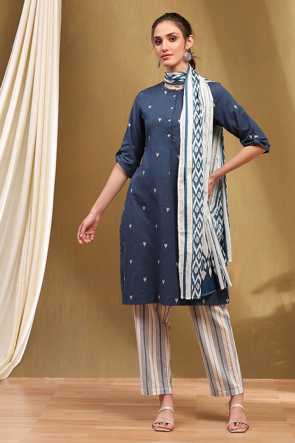 Rust Cotton Straight Kurta Slim Pants Suit Set image number 7
