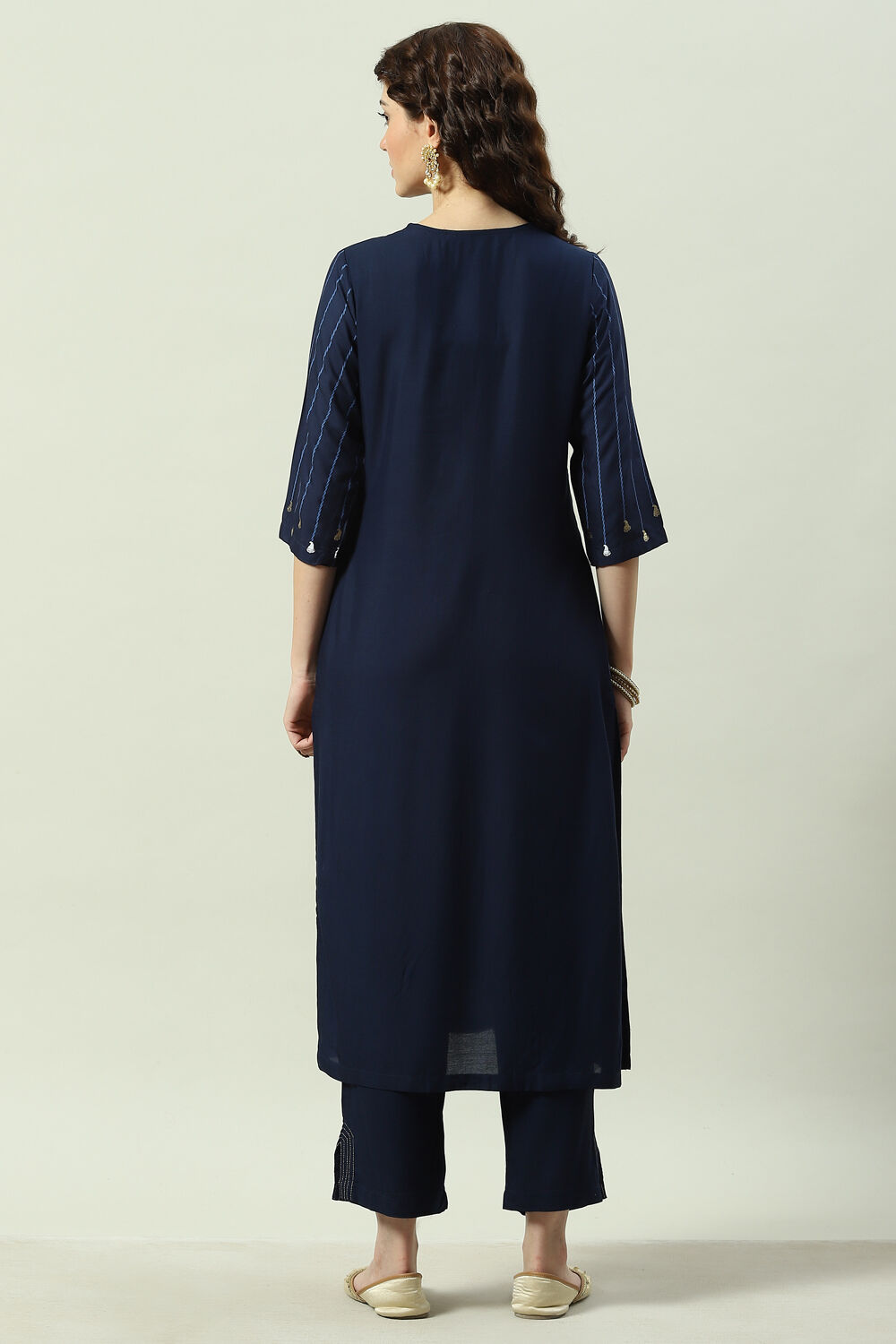 Plum Printed Rayon Straight Kurta Regular Pants Suit Set image number 3