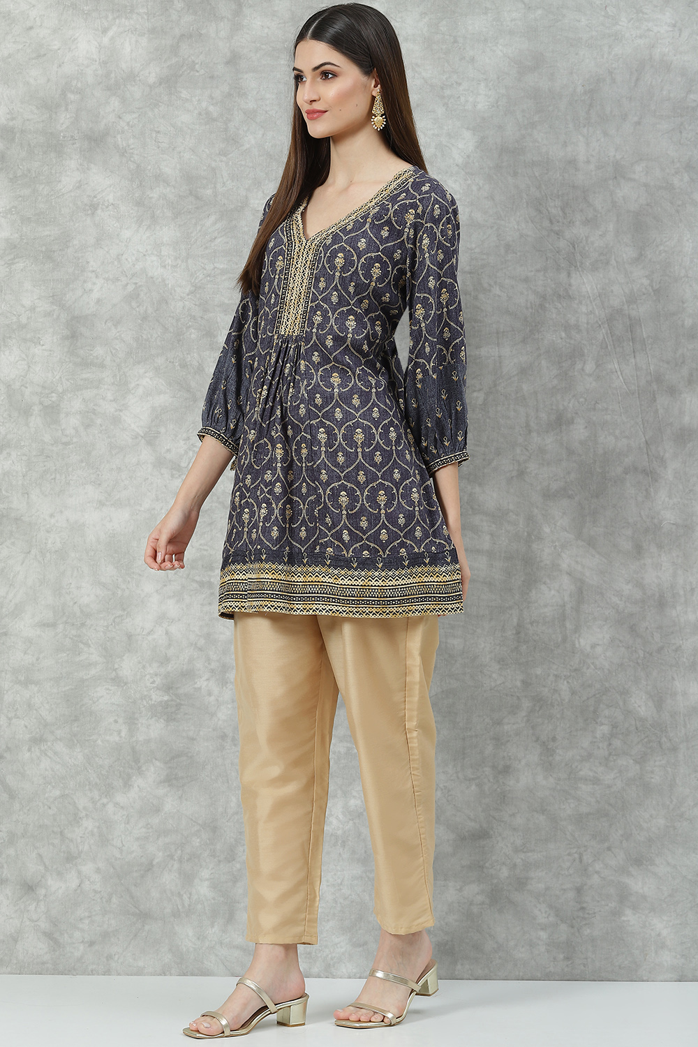 Blue Rayon Straight Printed Kurti image number 2