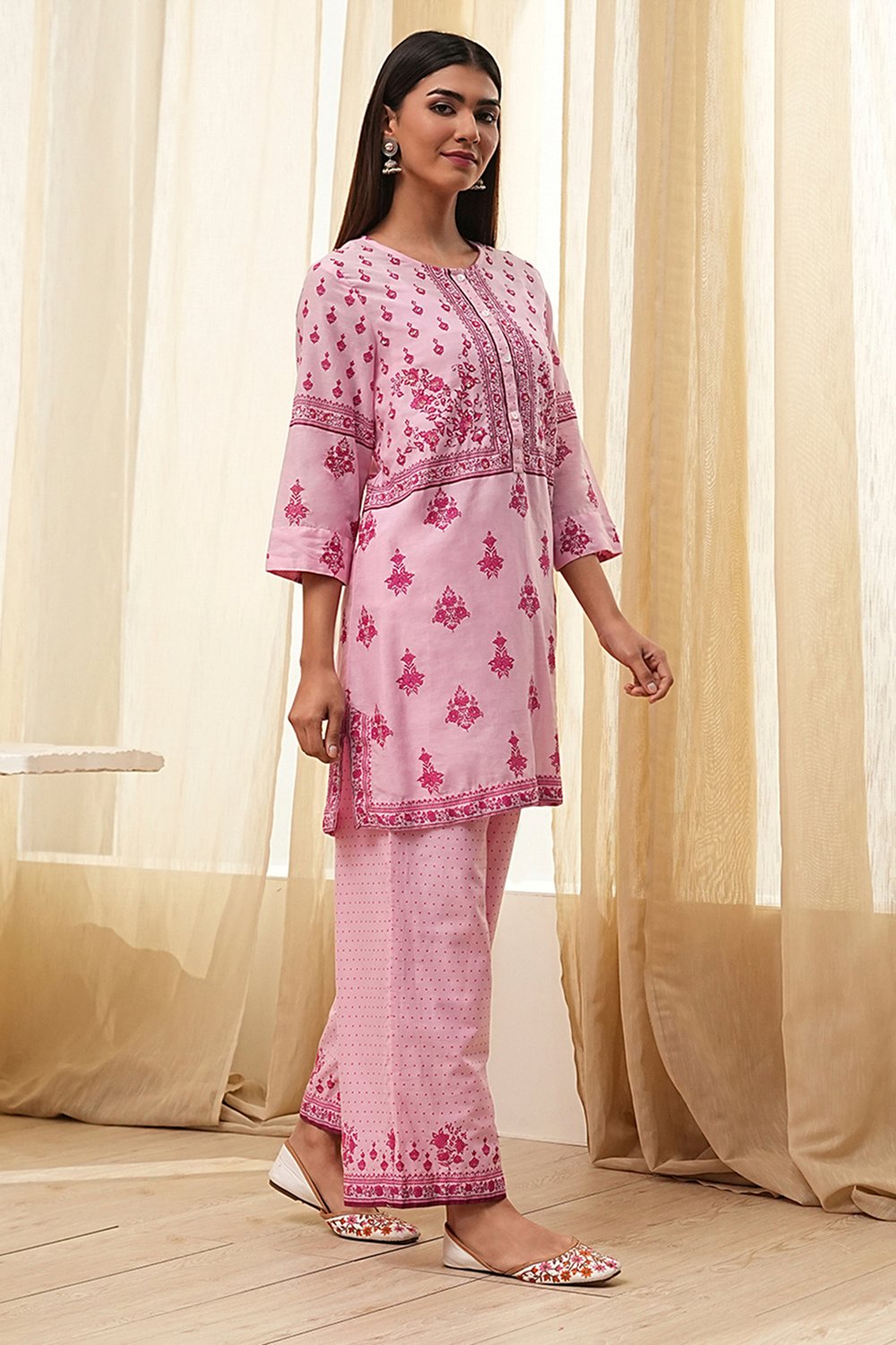 Light Pink Cotton Floral Straight Kurta Set image number 6
