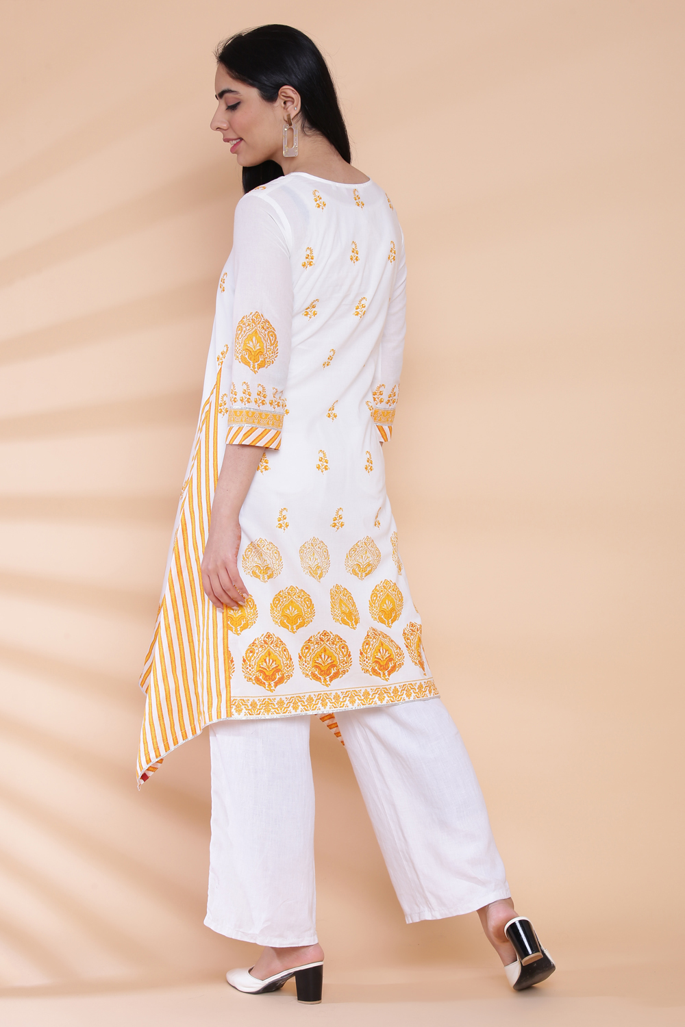 White And Coral Cotton A-Line Printed Kurta image number 6