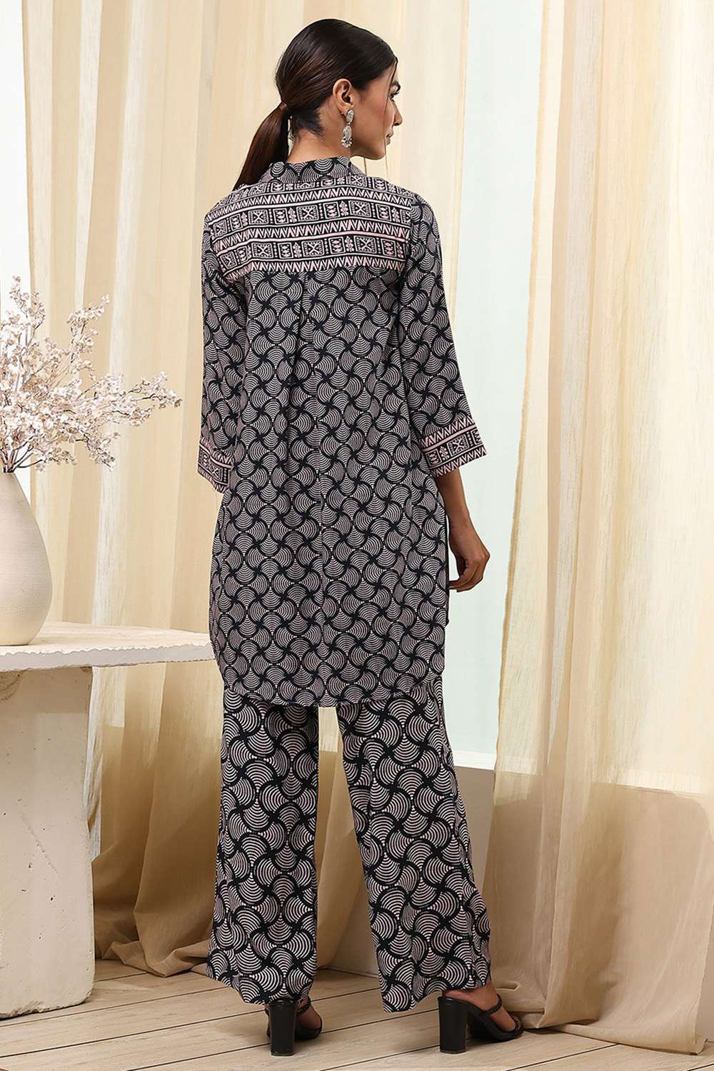 Black Viscose Rayon Straight Fusion Set image number 5