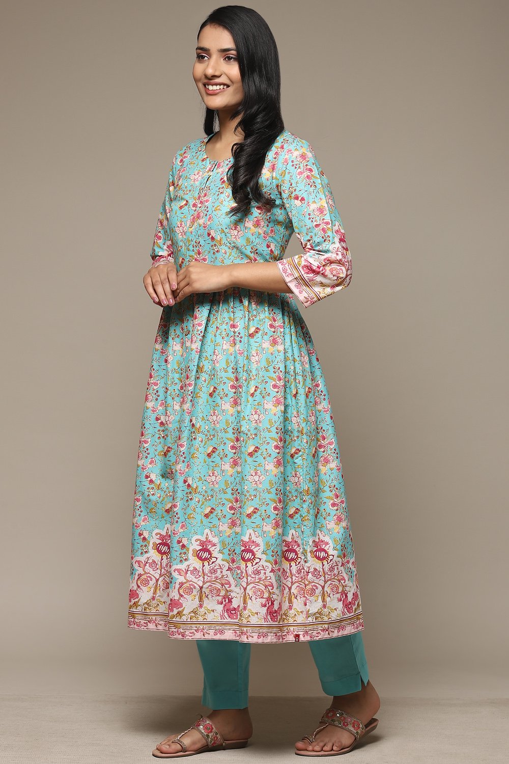 Blue Cotton Gathered Kurta Pants 2 Piece Set image number 3