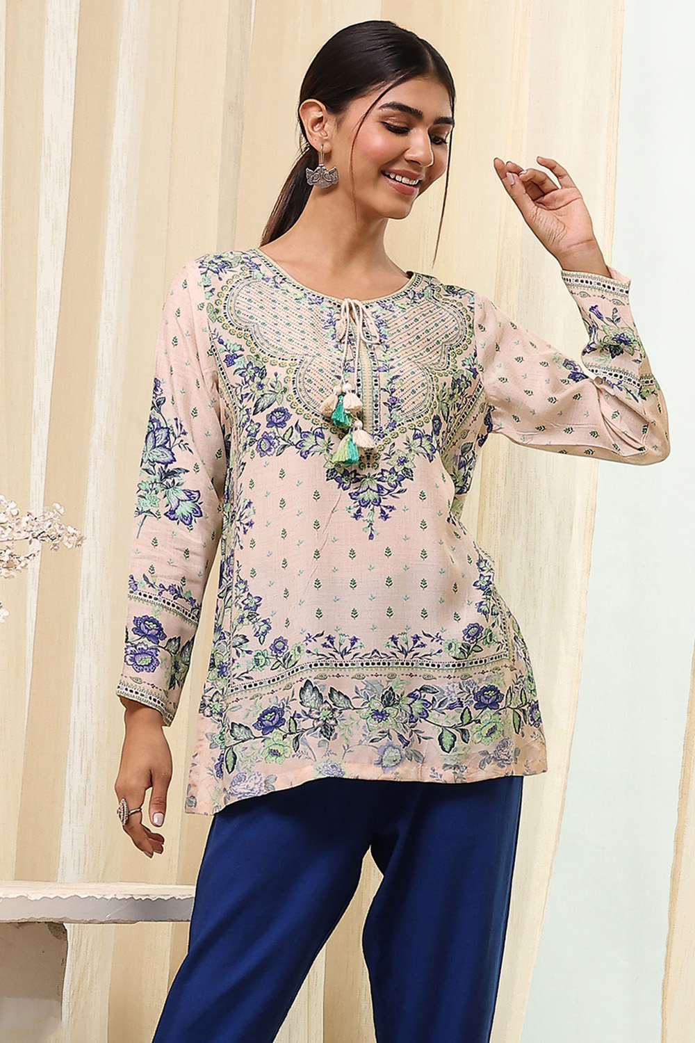 Off-White-Pink Modal Blend Straight Printed Short Kurta image number 5