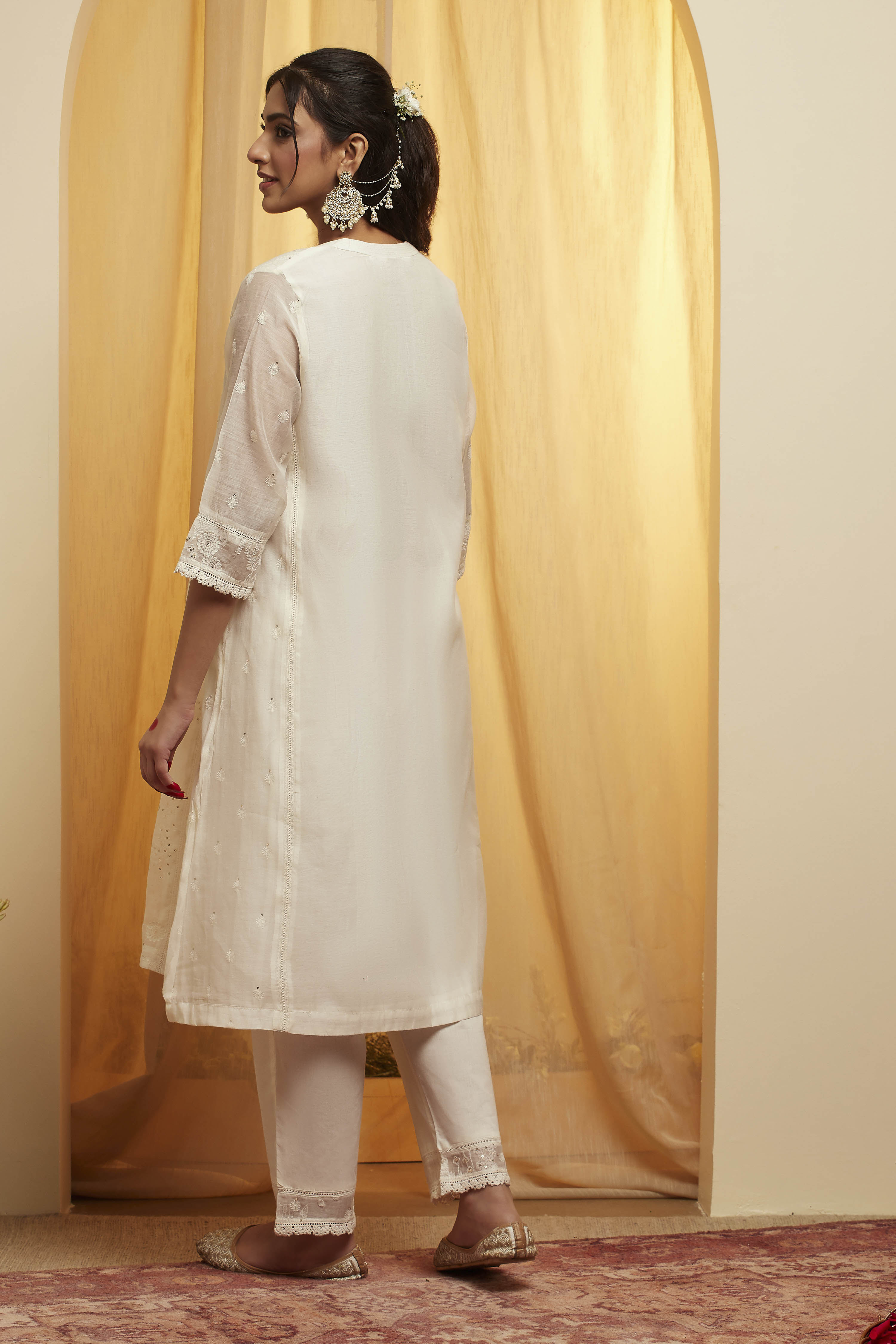 Off-White Embroidered Cotton Silk Kurta Set image number 5