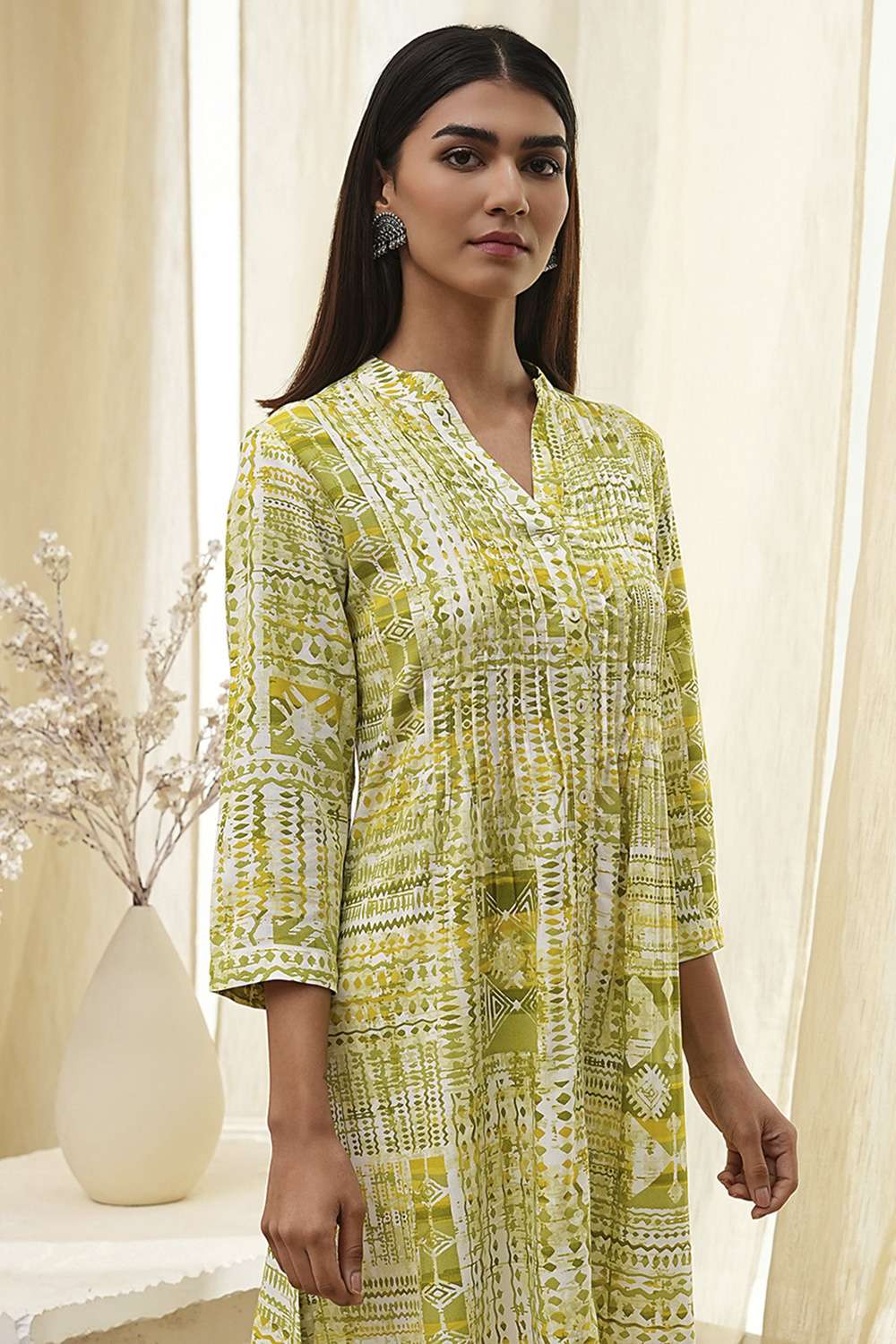 Lime Green Printed Straight Short Kurta image number 1